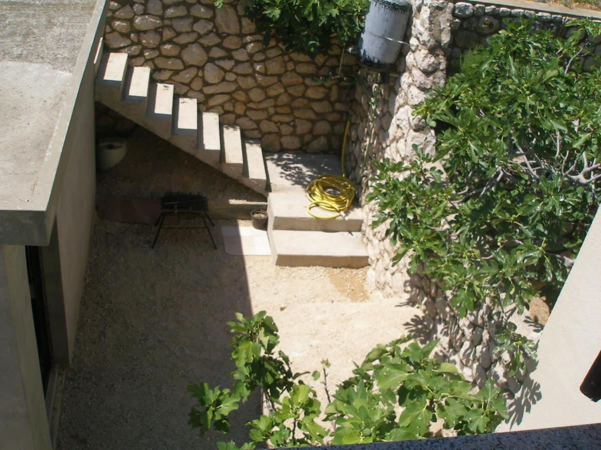 Apartment Pepo Pag باغ المظهر الخارجي الصورة