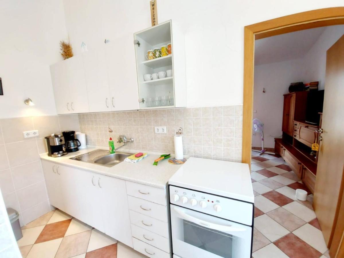Apartment Pepo Pag باغ المظهر الخارجي الصورة
