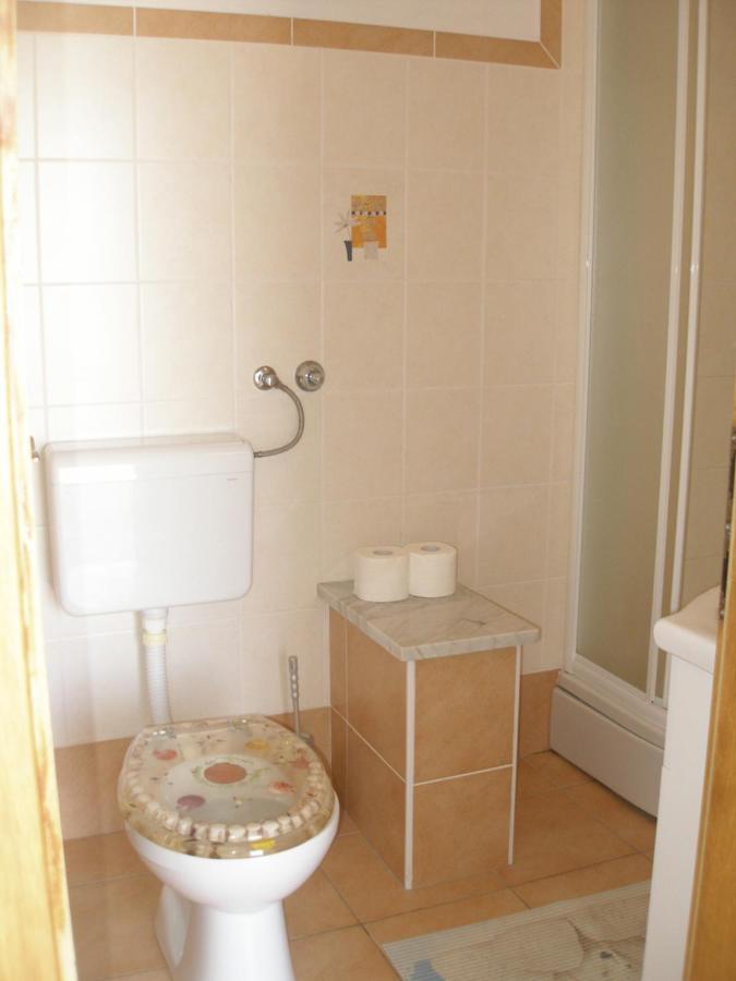 Apartment Pepo Pag باغ المظهر الخارجي الصورة